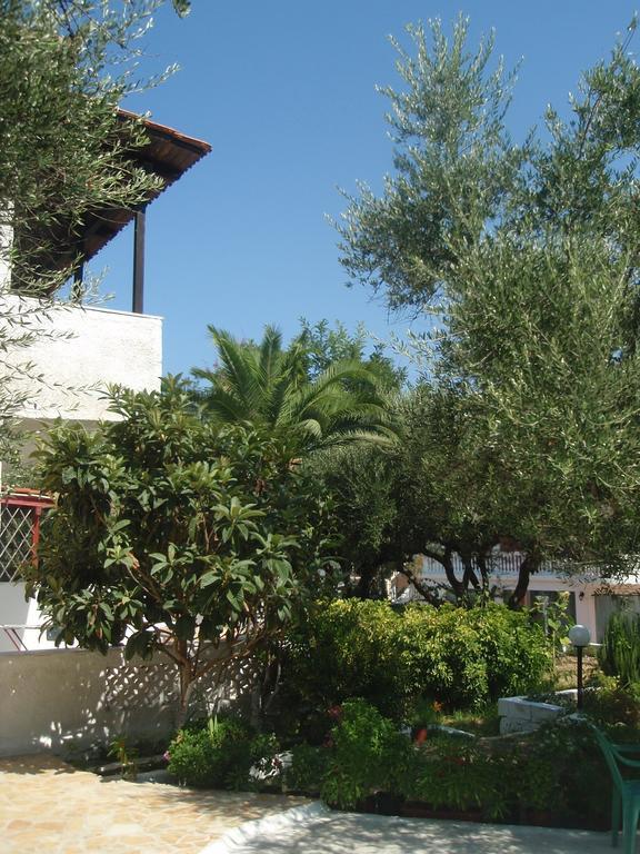 Billy'S Amoudi Apartments Chambre photo