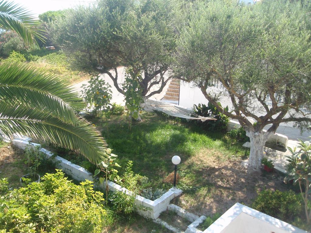 Billy'S Amoudi Apartments Chambre photo